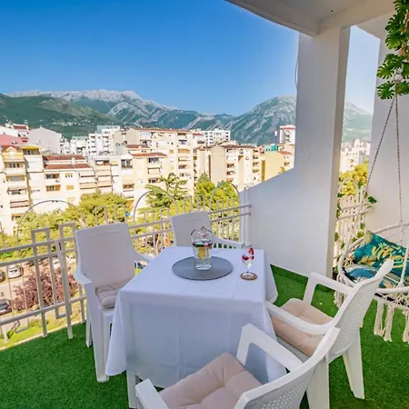 City Center De Lux Apartment Bar Exterior photo