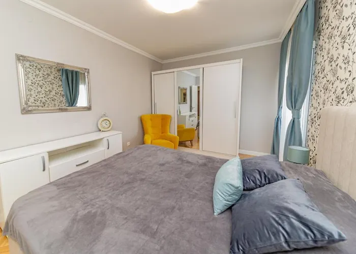 City Center De Lux Apartment
