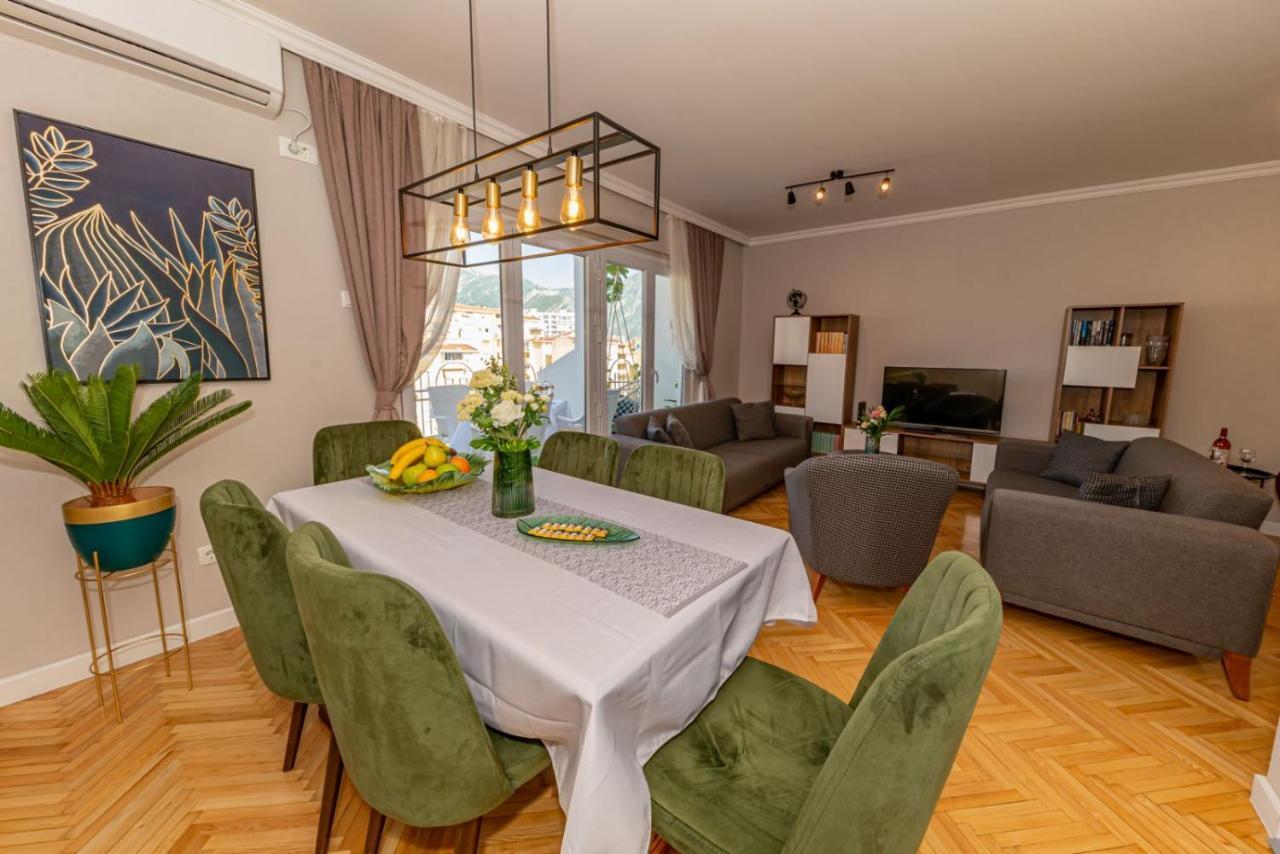 Center De Lux Apartment