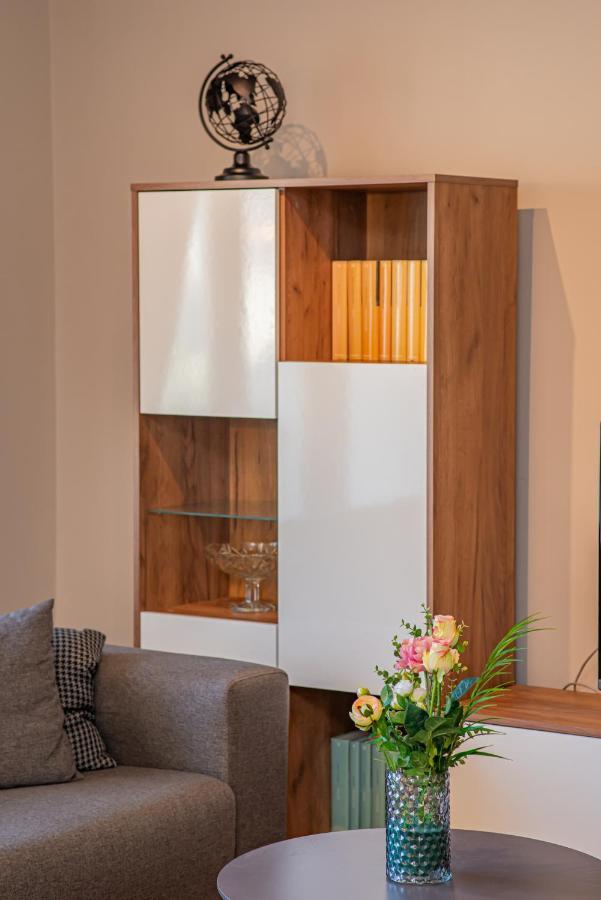 Center De Lux Apartment