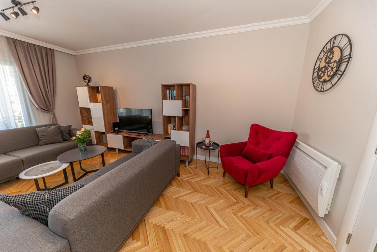 Apartment Center De Lux